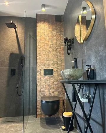 Schronisko Zmyslow - 6 *