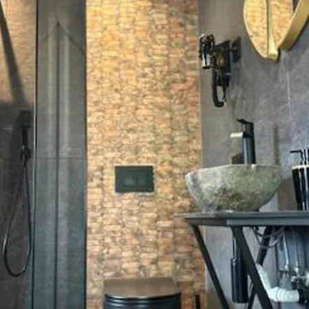 Schronisko Zmyslow - 6 *